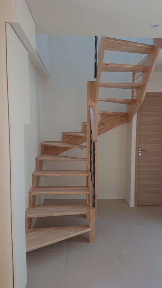 Escalier sur mesure bois avec gardes corps