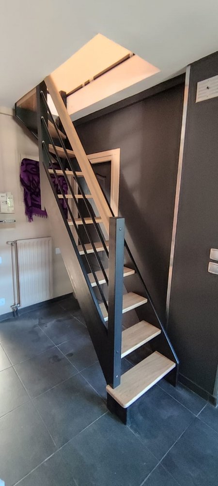 Escalier sur mesure bois bicolor avec gardes corps