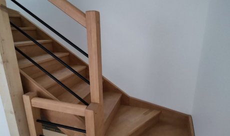 Escalier sur mesure bois avec gardes corps métal 