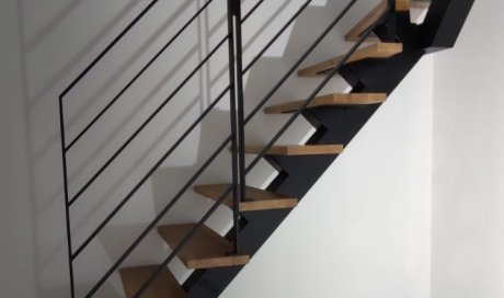 Tolède escalier métal et bois garde corps métallique 