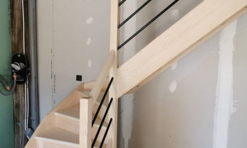 escalier bois  G15 pays de Savoie