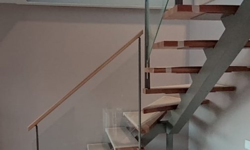 Escalier métal et bois essence chêne 