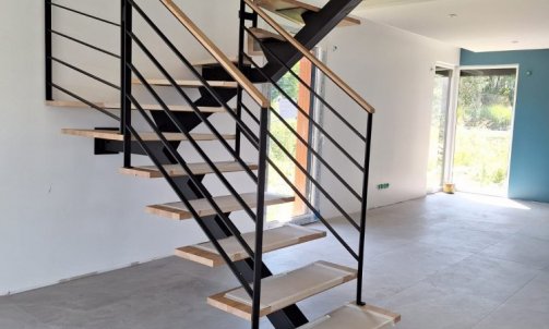 escalier métal et bois garde-corps métal 